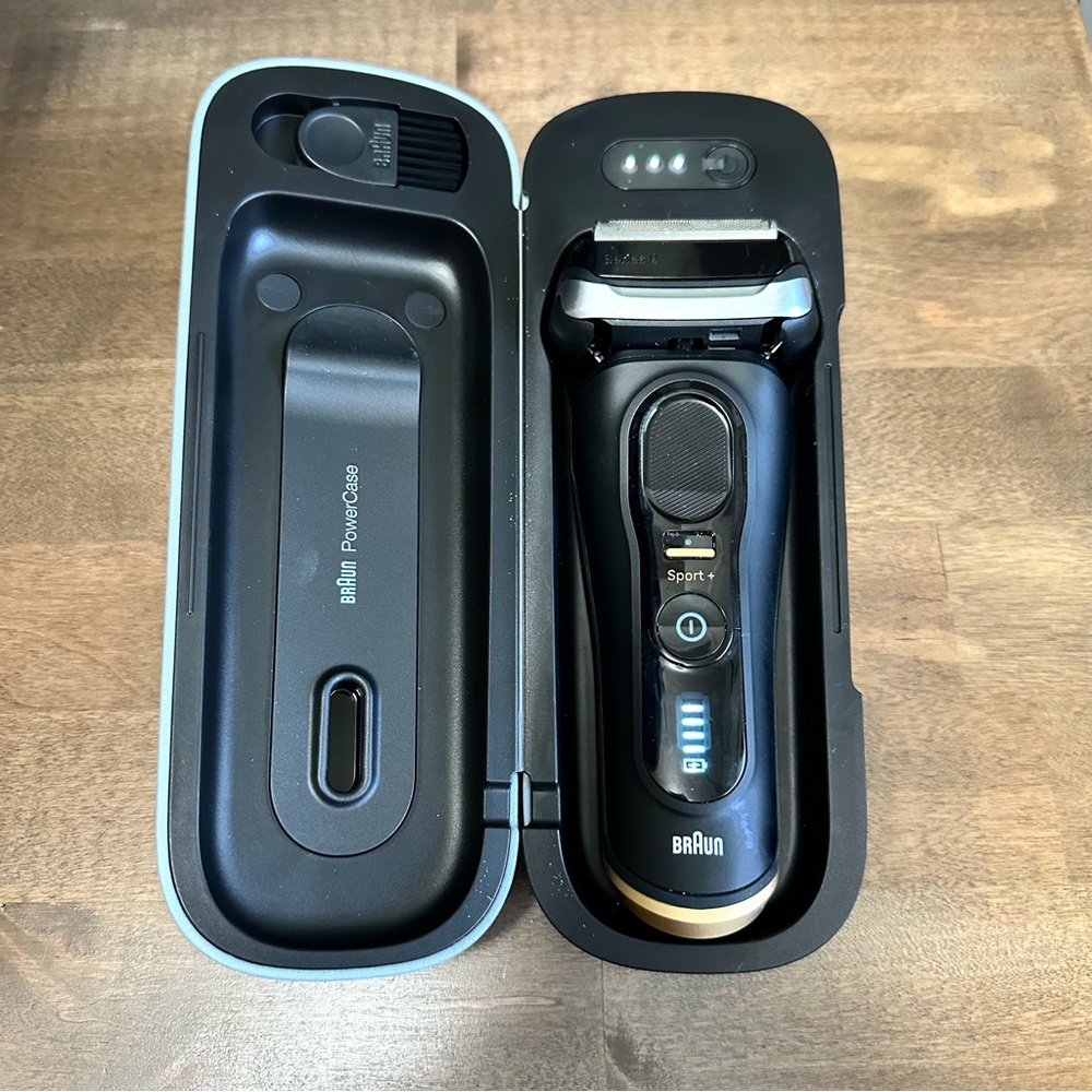 Braun Series 9 Sport+ Electric Shaver EUC - Picture 4 of 9